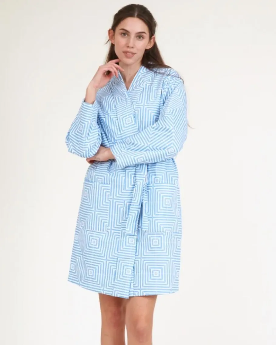 basic_apparel_nora_short__1.webp Basic Apparel Nora Short Robe^Dame Overtøj