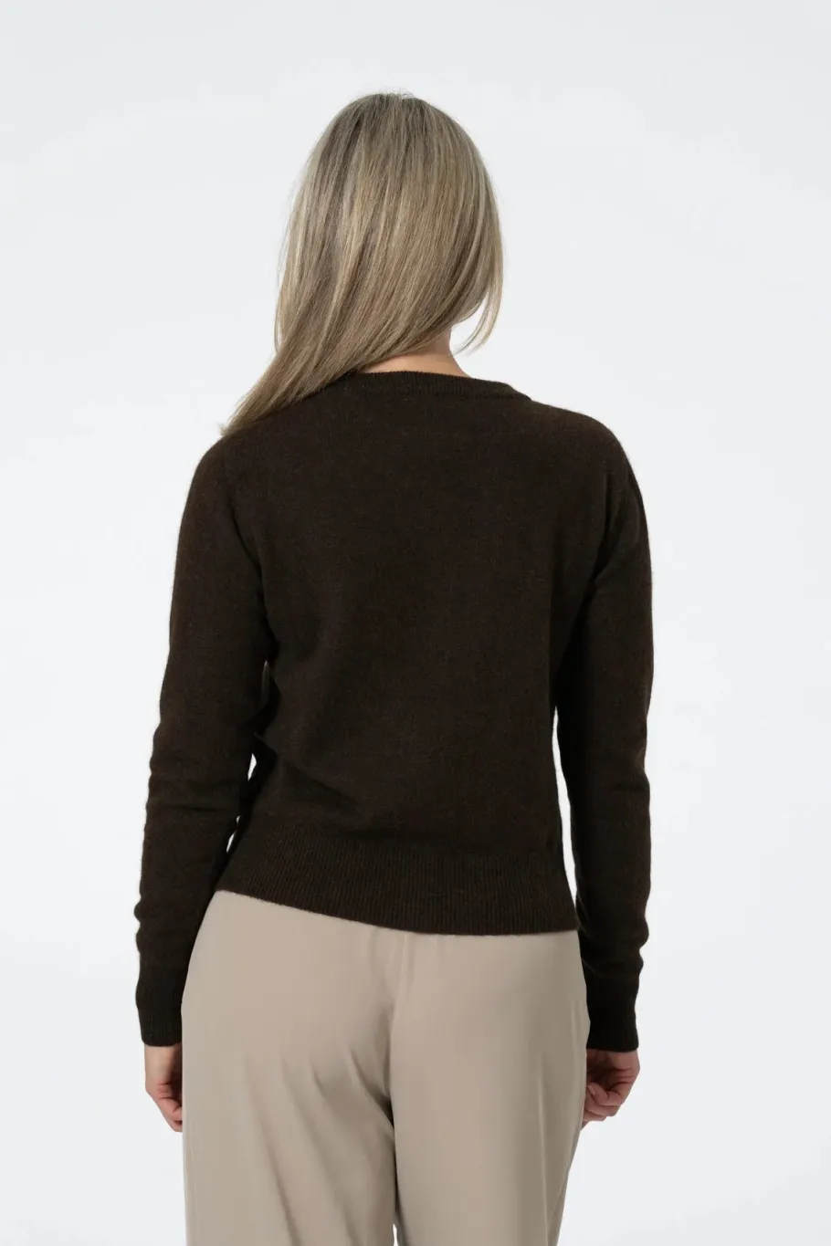 dinadi_yak_cardigan__dark_4.webp Dinadi YAK Cardigan - Dark Brown^Dame Overdele