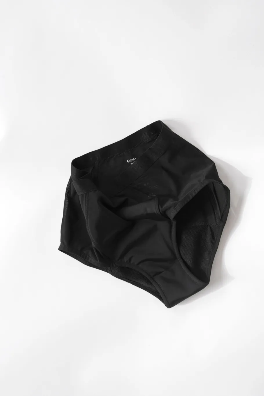 flow___menstruationstruss_3.webp Flow 1 - Menstruationstrusser - High Waist, Moderate - Black^Dame Undertøj