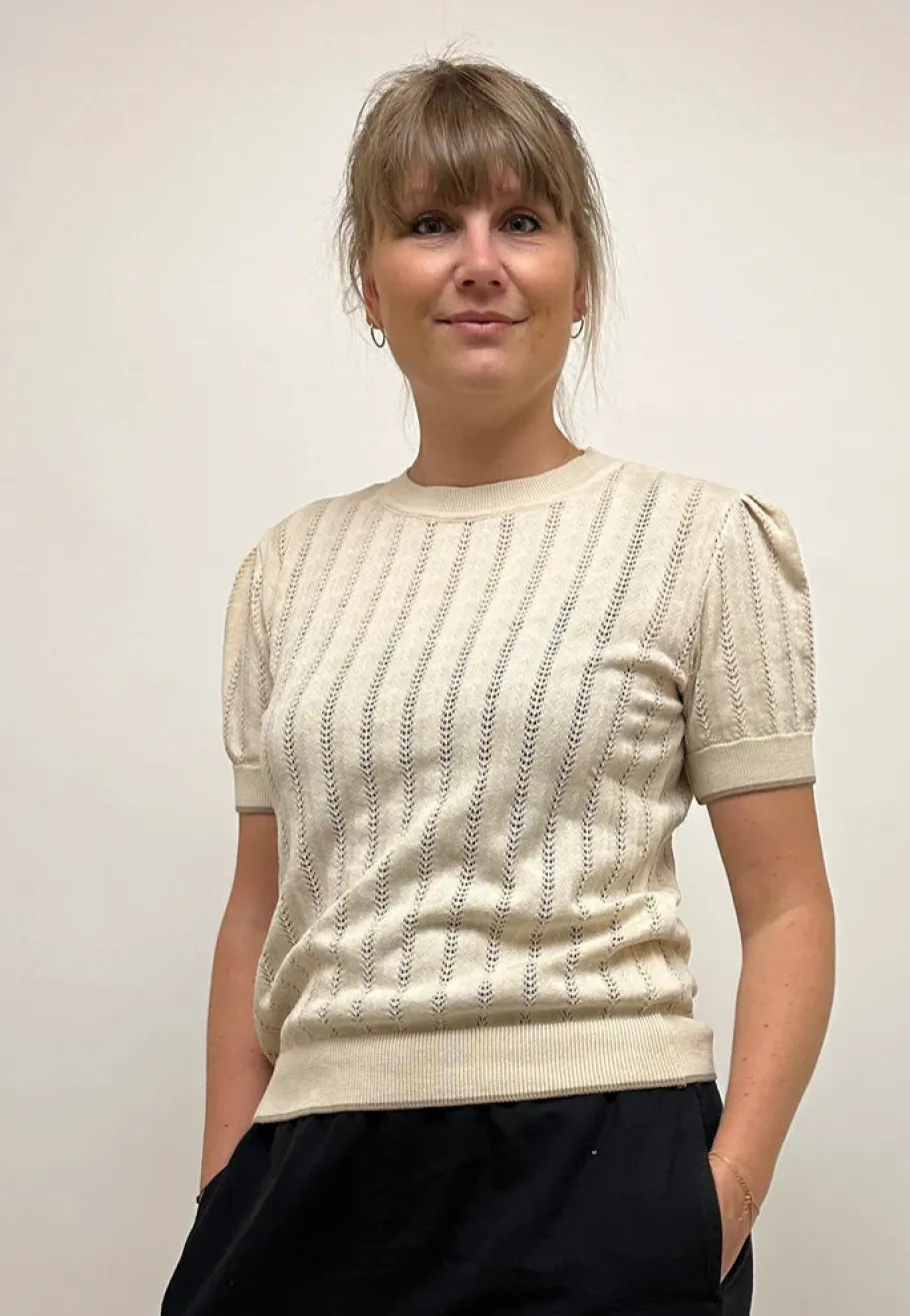 grobund_almine_tee_mrkebl_1.webp Grobund Almine tee Mørkeblå^Dame Overdele