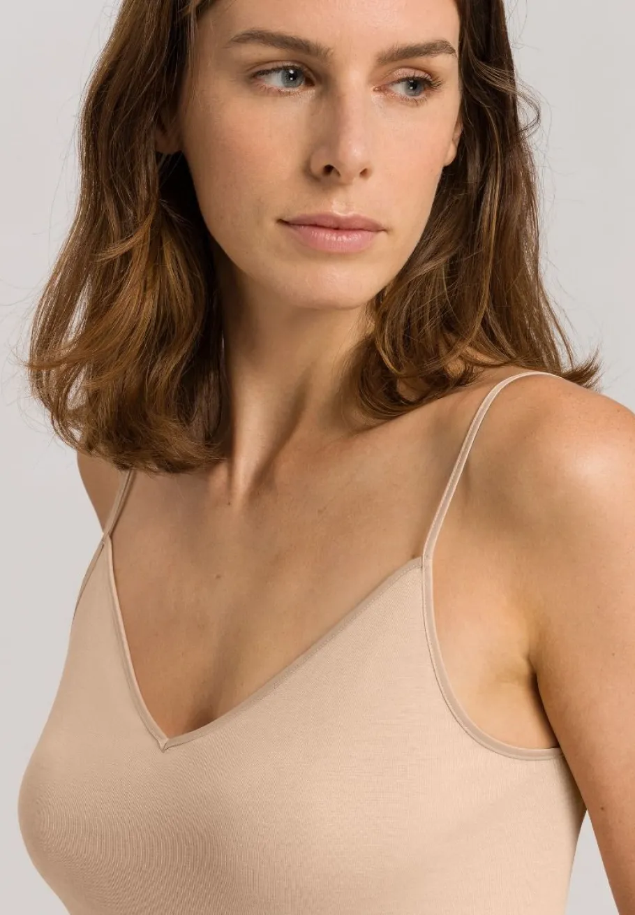 hanro_cotton_seamless_spa_2-1.webp Hanro Cotton Seamless Spaghetti Top Beige^Dame Undertøj