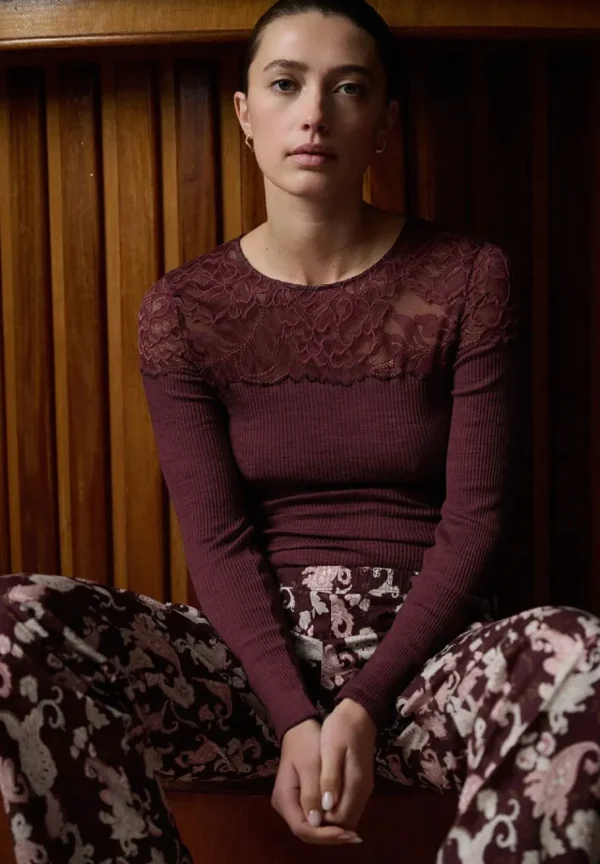 Hanro Maria L/SLV Shirt uld/silke med blonde - Deep Maroon^Dame Overdele