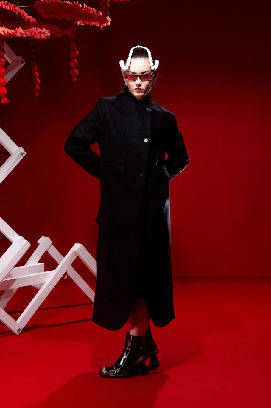henrik_vibskov_afternoon__2.webp Henrik Vibskov Afternoon Coat Caviar^Dame Overtøj