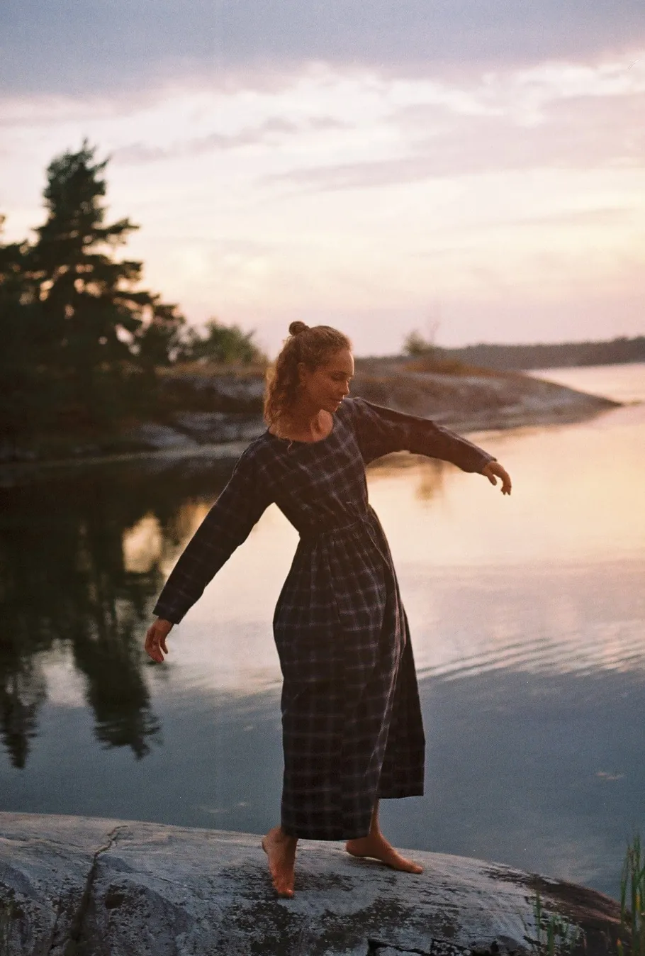 jungle_folk_liv_longsleev_4.webp Jungle Folk Liv Long-sleeved Ruffle Dress Checkered^Dame Kjoler Og Jumpsuits