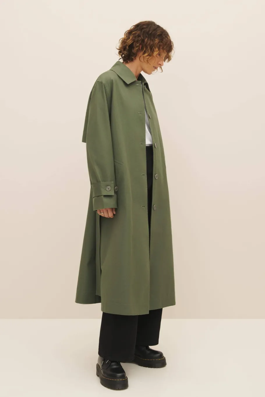 kowtow_cleo_trench_coat_s_2.webp Kowtow Cleo Trench Coat Sage^Dame Overtøj