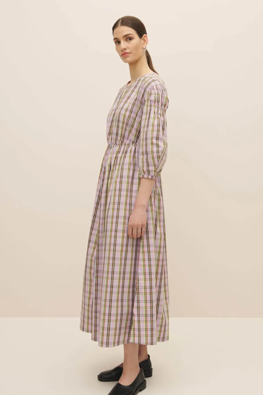 kowtow_melody_dress_pink__2.webp Kowtow Melody Dress Pink tartan^Dame Kjoler Og Jumpsuits