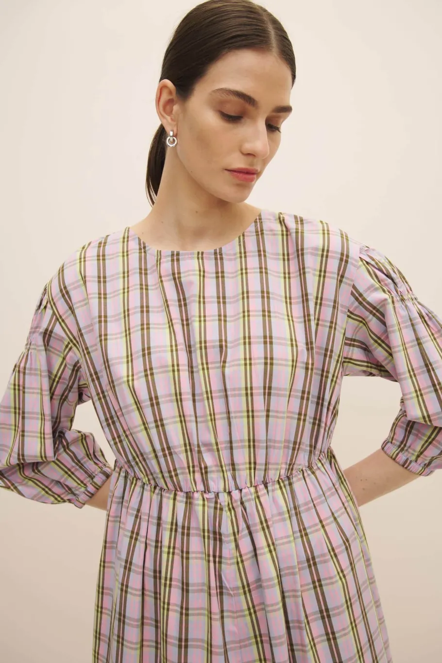 kowtow_melody_dress_pink__6.webp Kowtow Melody Dress Pink tartan^Dame Kjoler Og Jumpsuits