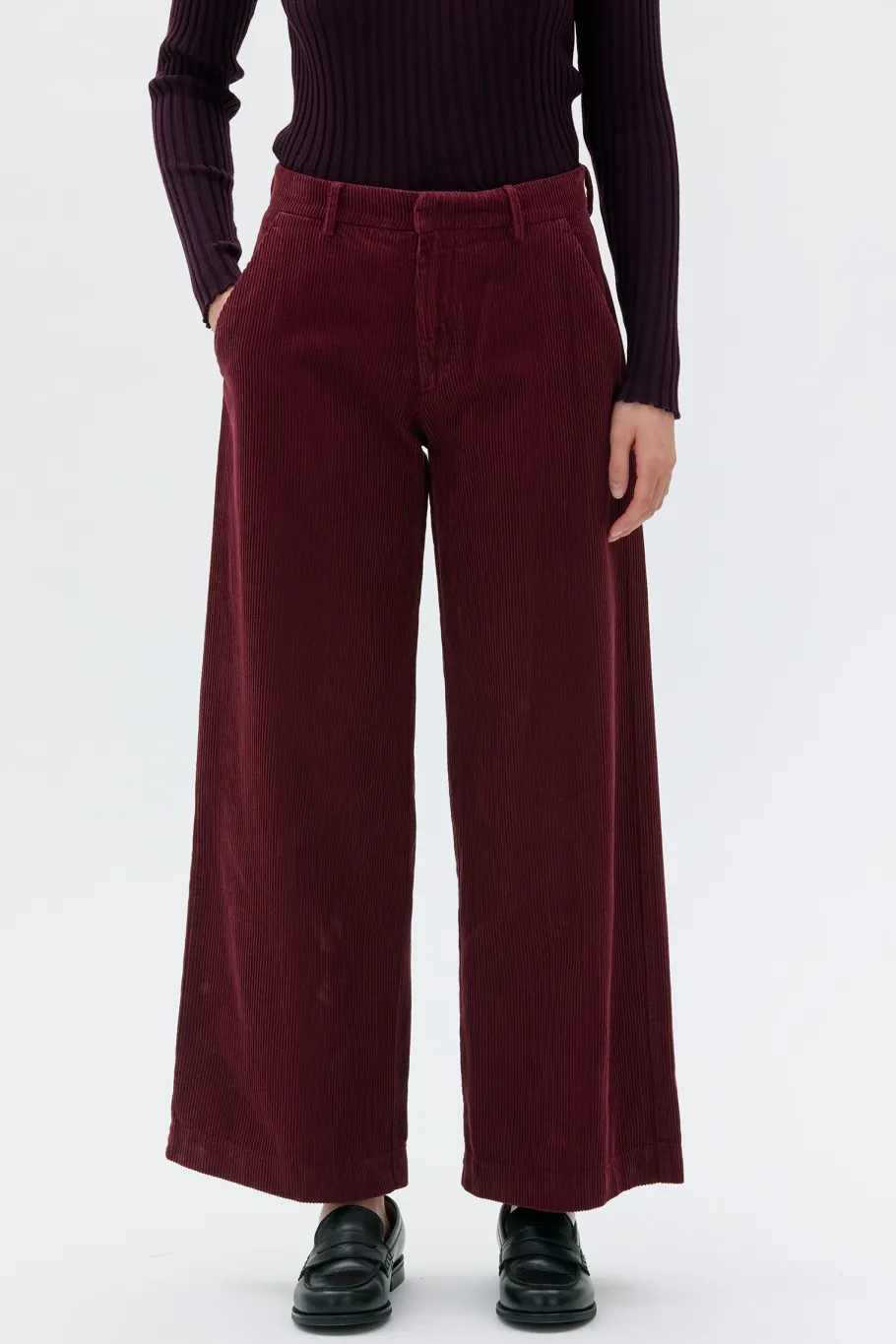 maska_aya_wide_leg_cordur_1.webp Maska Aya wide leg corduroy trousers - Bourdeaux^Dame Underdele