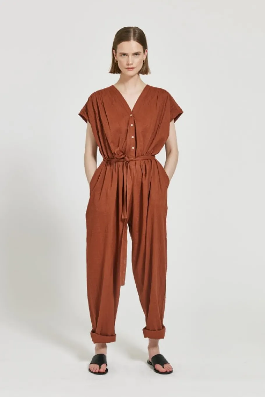maska_huma__organic_cotto_0.webp Maska Huma - Organic cotton jumpsuit Teracotta^Dame Kjoler Og Jumpsuits
