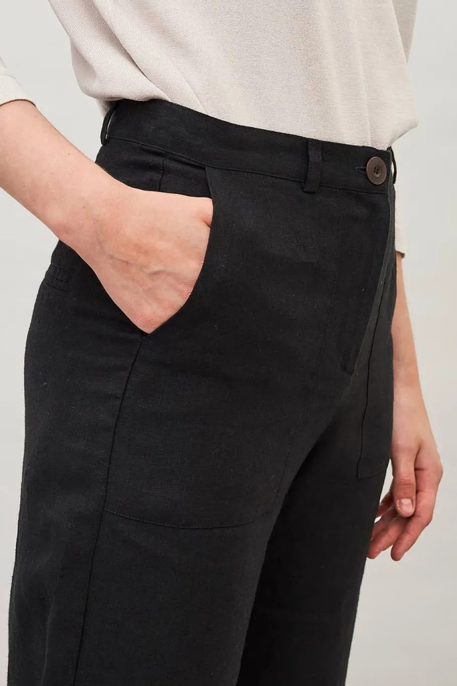 maska_lissy_cropped_linen_5.webp Maska Lissy Cropped Linen trousers Black^Dame Underdele