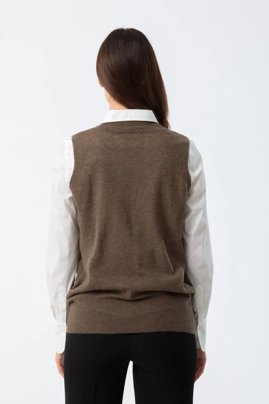 merino_vneck_vest__nutmeg_2.webp Maska MERINO V-NECK VEST – NUTMEG BROWN^Dame Overdele
