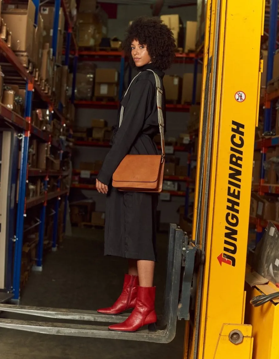 o_my_bag_audrey_cognac_ap_5.webp O My Bag Audrey Cognac Apple Leather^Dame Tasker Og Punge