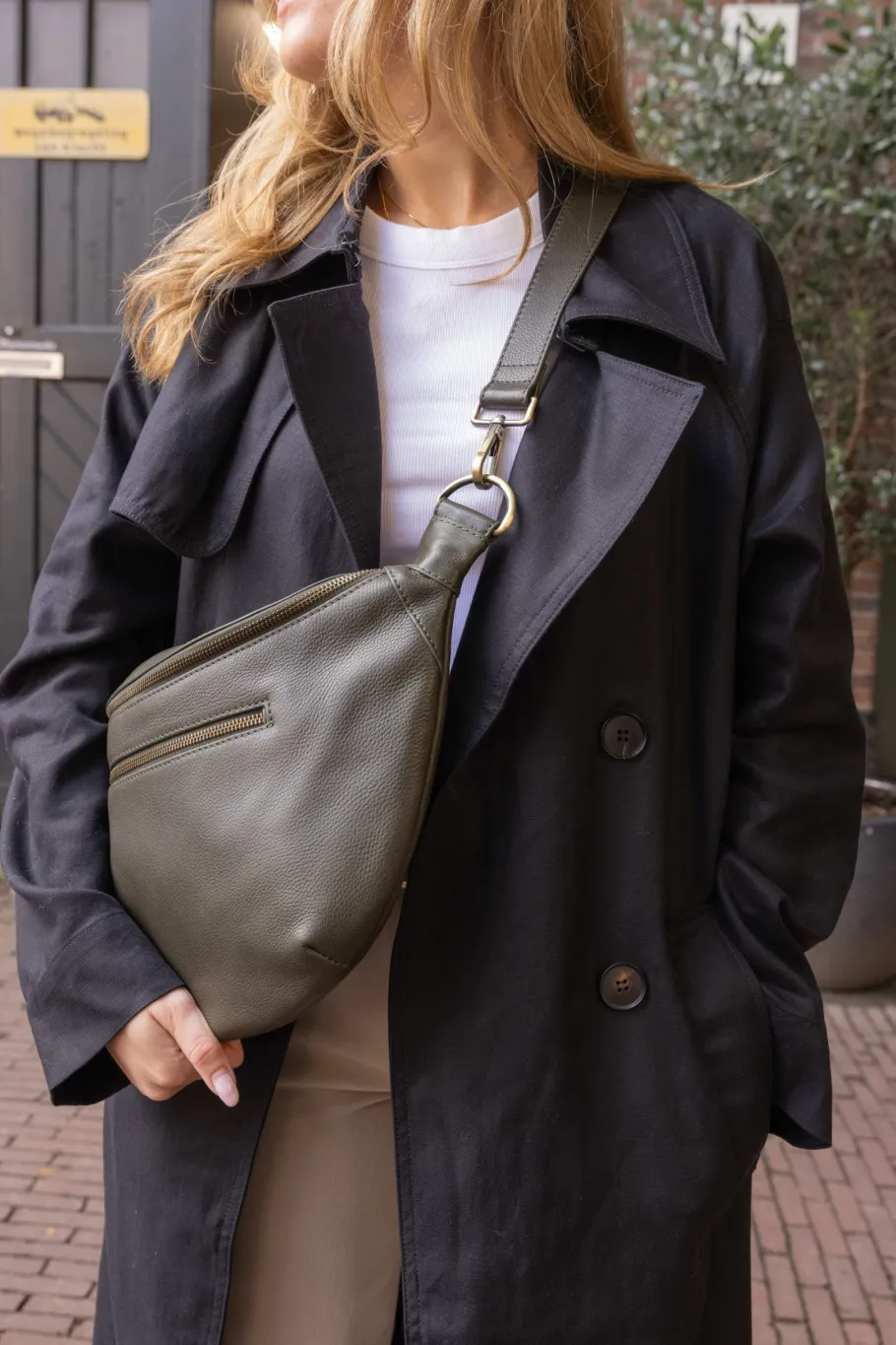 o_my_bag_drew_maxi_blteta_1.webp O My Bag Drew Maxi bæltetaske Dark Olive^Dame Tasker Og Punge