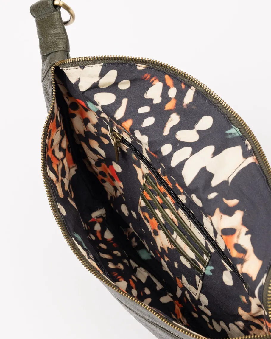o_my_bag_drew_maxi_blteta_3.webp O My Bag Drew Maxi bæltetaske Dark Olive^Dame Tasker Og Punge