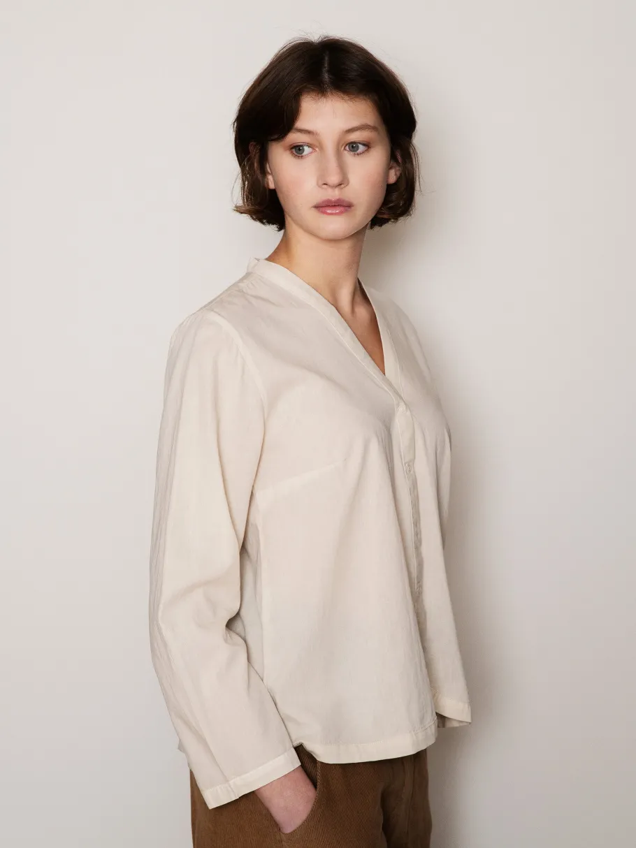 serendipity_button_blouse_1.webp Serendipity Button Blouse Oyster^Dame Overdele