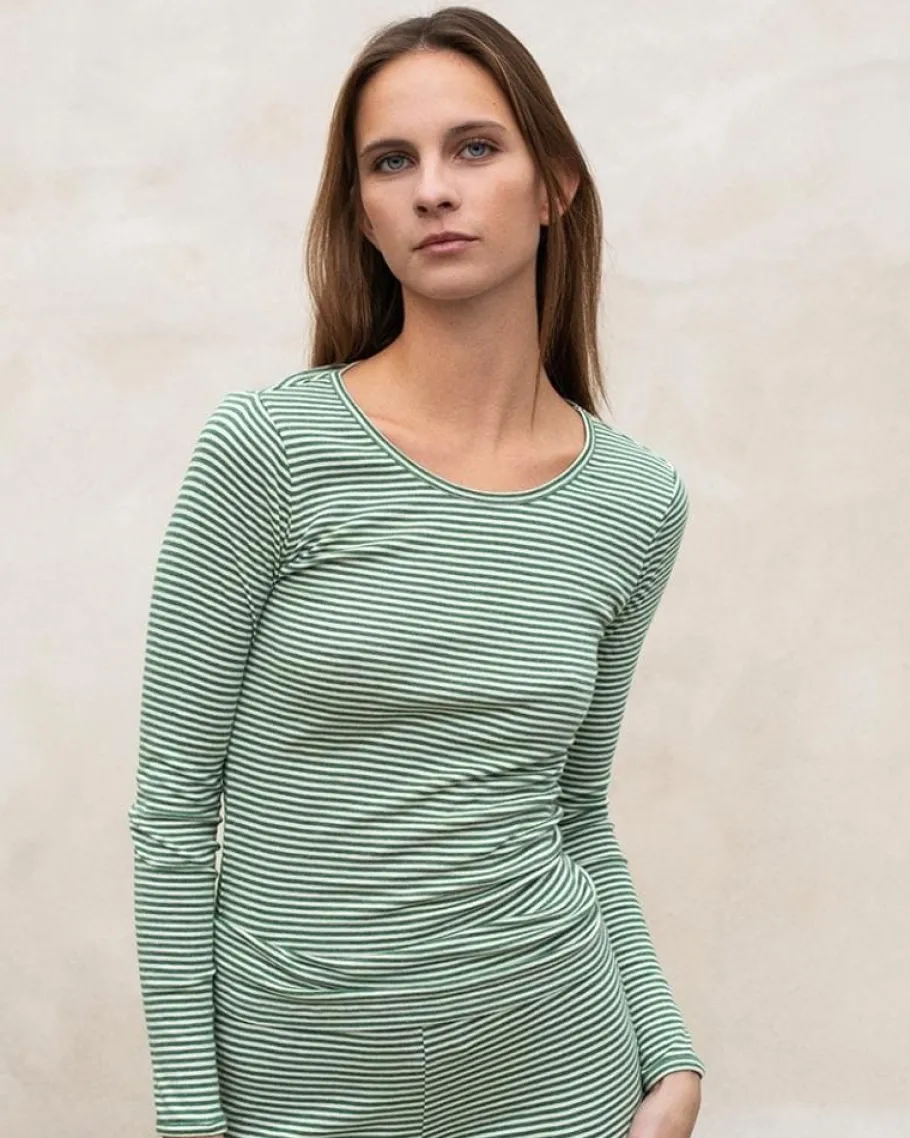 serendipity_slim_tee_ivyo_1.webp Serendipity Slim Tee Ivy/Offwhite-Melange Rib stripe^Dame Overdele