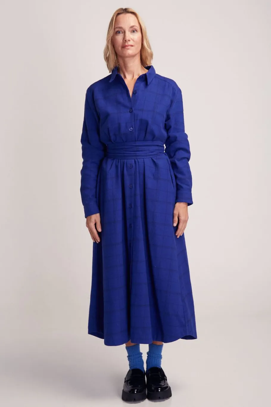 suitelab_ofre_dress_check_0.webp Suite13Lab OFRE DRESS check blue^Dame Kjoler Og Jumpsuits
