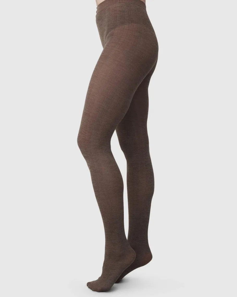 swedish_stockings__ylva_w_2.webp Swedish Stockings - Ylva Wool Strømpebukser - Fishbone Mid Brown^Dame Sokker Og Strømpebukser