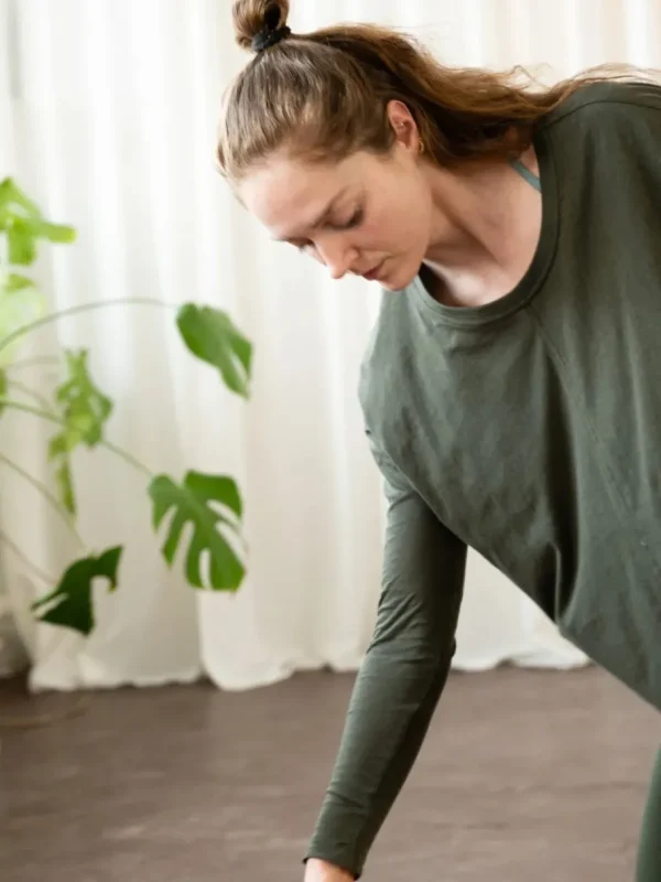 Yogamii - Lion Drapy Tee - Dark Olive^Dame Overdele