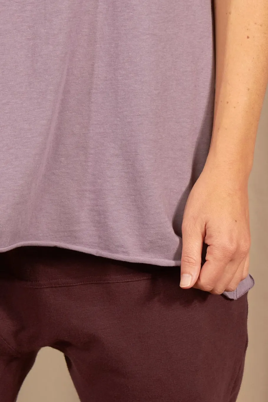 yogamii__yama_tee__lilac__3.webp Yogamii - Yama Tee - Lilac Mist^Dame Overdele