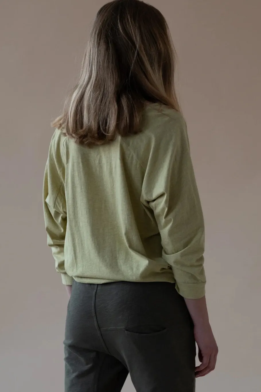 yogamii_mukha_blouse__kol_2-1.webp Yogamii Mukha Blouse - økologisk yogatøj light mustard^Dame Overdele