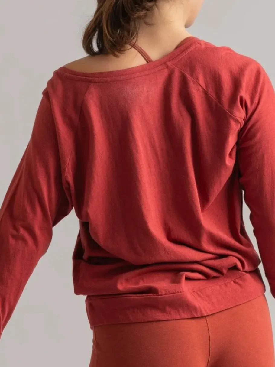 yogamii_mukha_blouse__kol_2.webp Yogamii Mukha Blouse - økologisk yogatøj - surya red^Dame Overdele