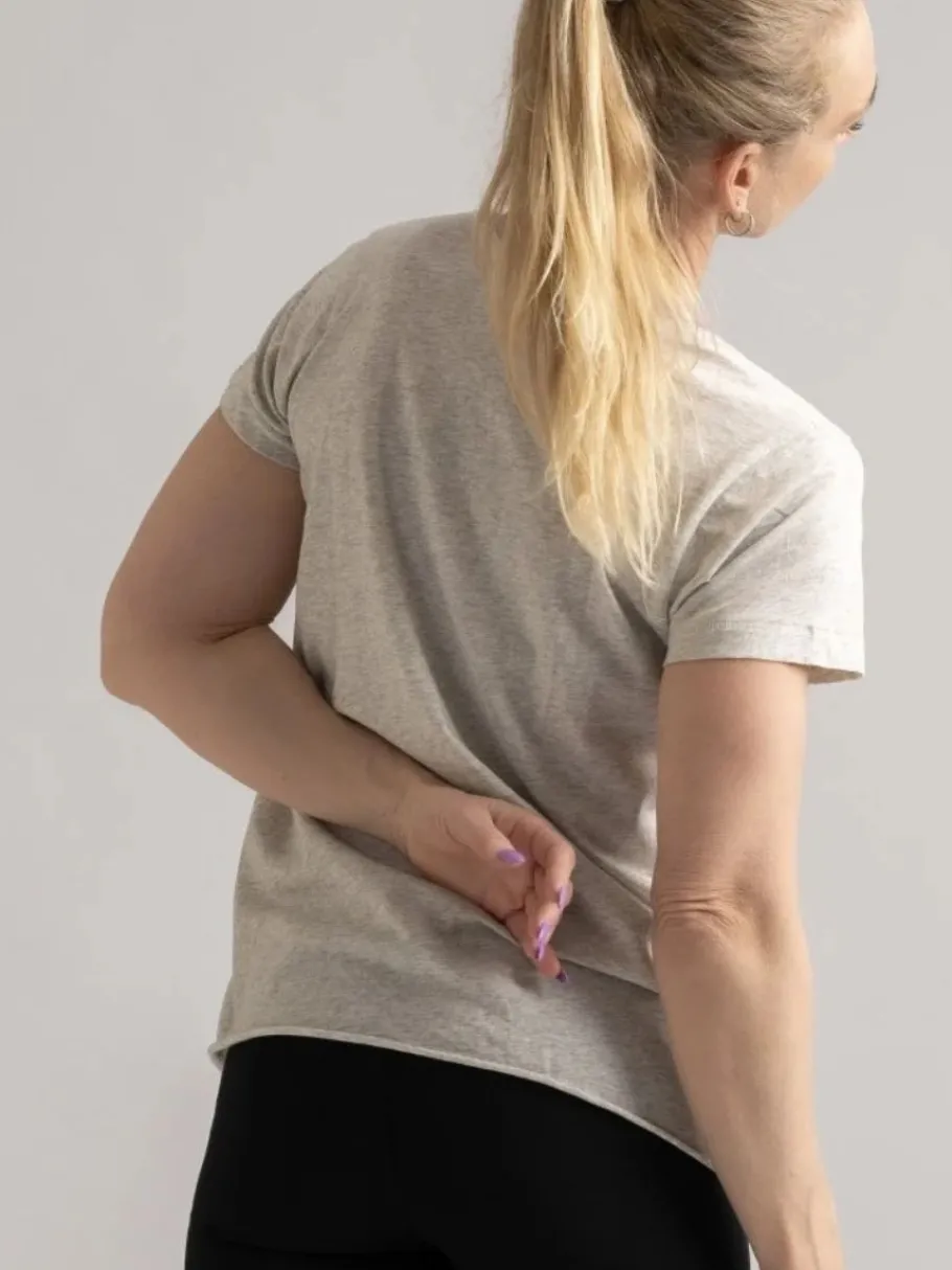 yogamii_yama_tee__kologis_2.webp Yogamii Yama Tee - økologisk yogatøj off white^Dame Overdele
